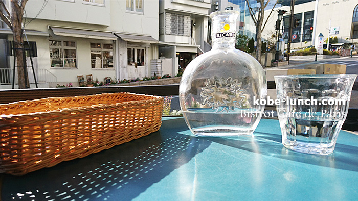 神戸　カフェドパリ　テラス席