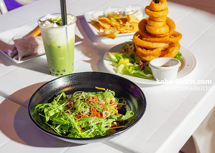 ポートピアホテル プール 食べ物