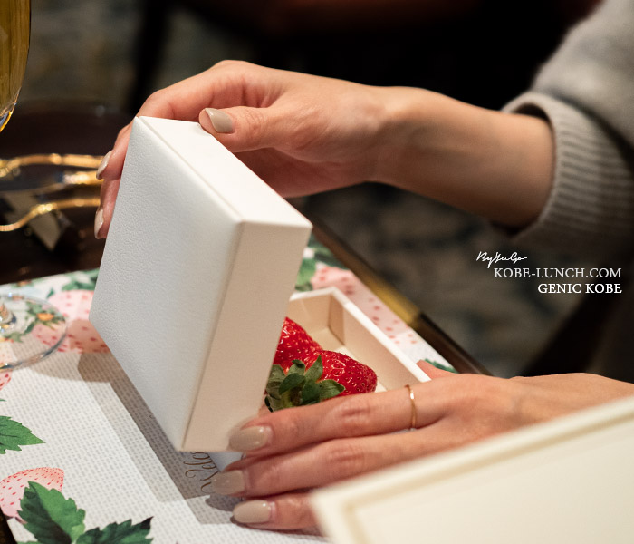 ザ・リッツ・カールトン大阪 ストロベリーアフタヌーンティー