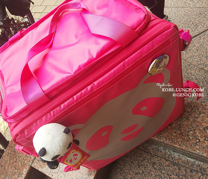 フードパンダの配達員の服装