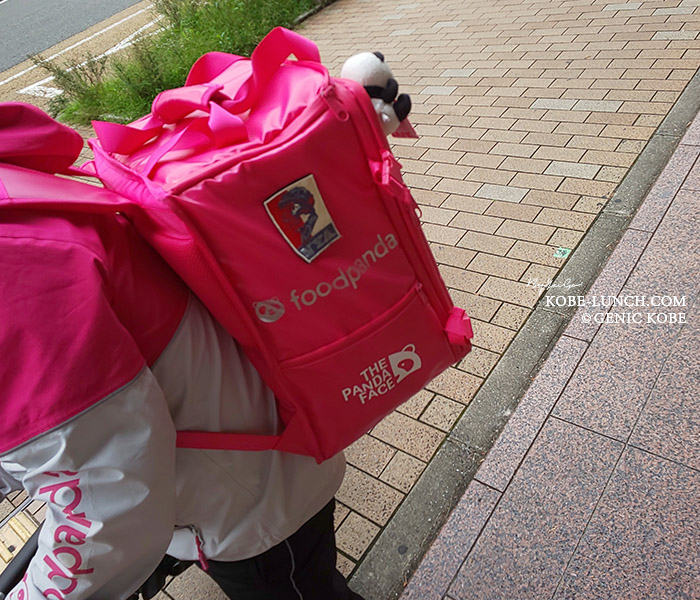 フードパンダの配達員の服装