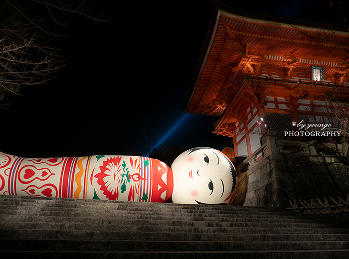 京都東山花灯路 巨大こけし