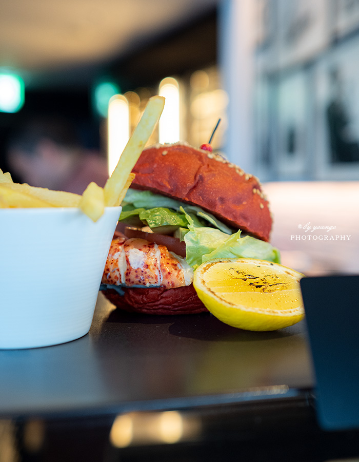 コンラッド大阪「LOBSTER Bar」ハンバーガー