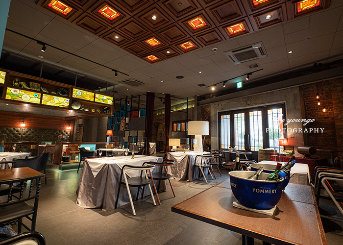 大阪赤レンガ倉庫の肉フレンチ「LA VIE 1923」インテリア