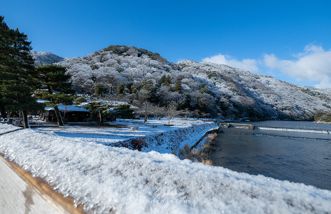 嵐山 雪積もる