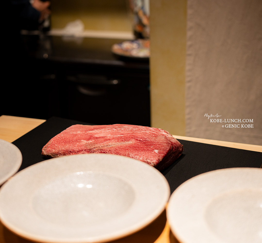 約300gもの神戸牛を独自のコースで